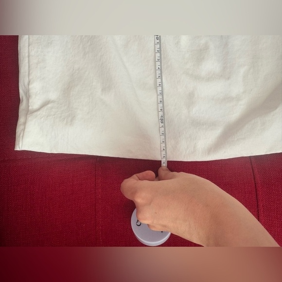 Elegant White Sleeveless Dress - Picture 12 of 12